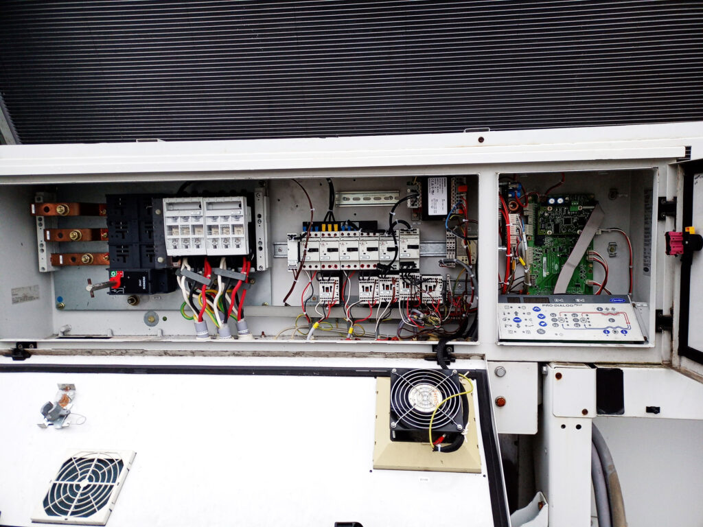 AIRCOOLED CHILLER CARRIER 30RB 263 KW