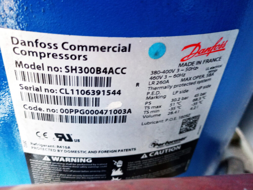 AIRCOOLED CHILLER/HEAT PUMP CARRIER 30RQ 243 KW