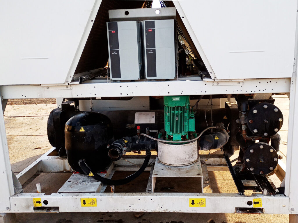 AIRCOOLED CHILLER/HEAT PUMP CARRIER 30RQ 243 KW