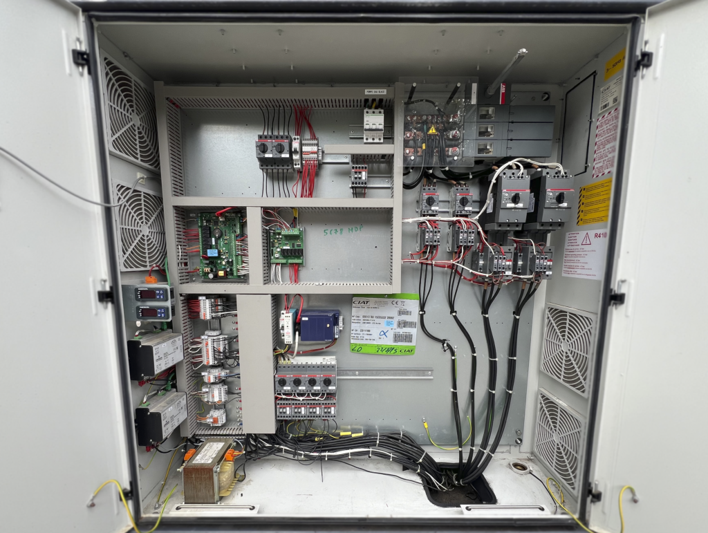 ЧИЛЛЕР Ciat LDM 900BV-STD R410A 246 кВт