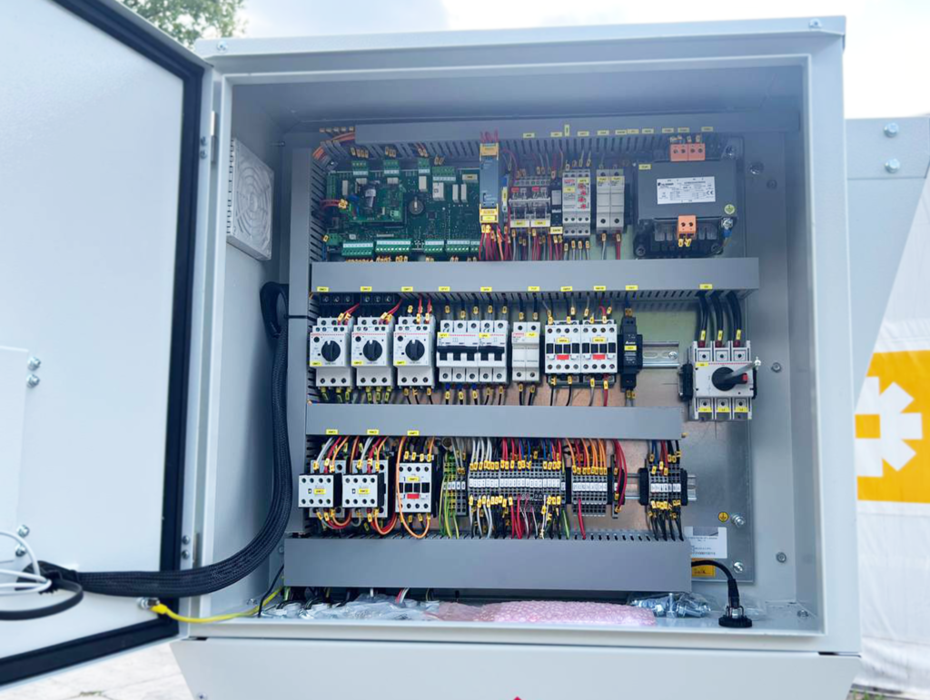 Чиллер/Тепловой насос EMICON PAE 881 KP 66 / 89 кВт