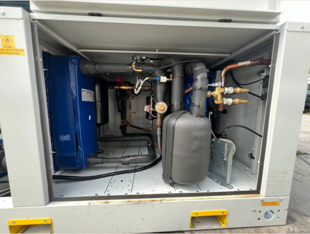 Чиллер/Тепловой насос EMICON PAE 881 KP 66 / 89 кВт