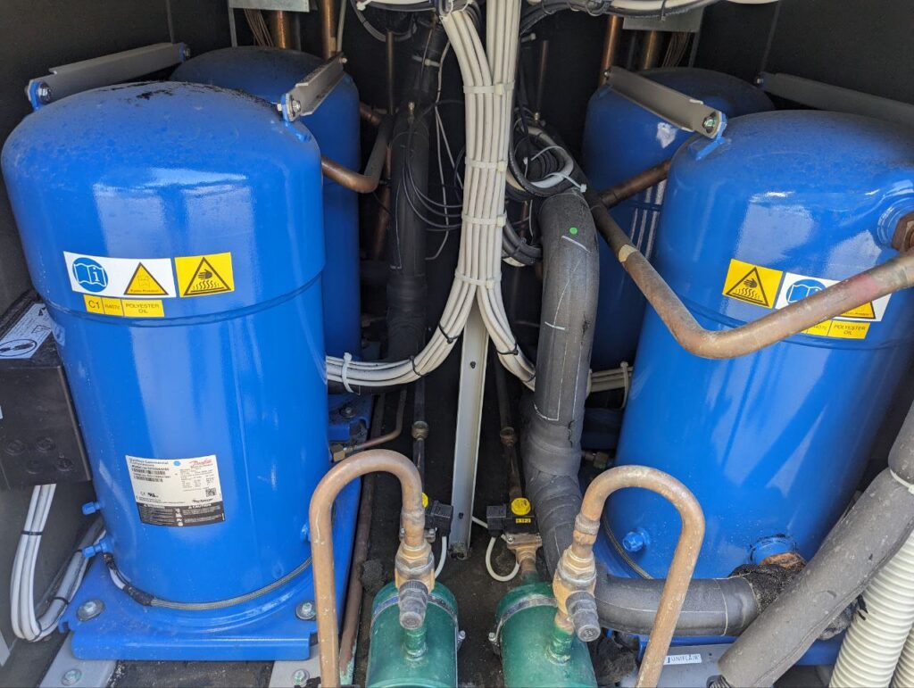 Чіллер UNIFLAIR ARAF 256 KW