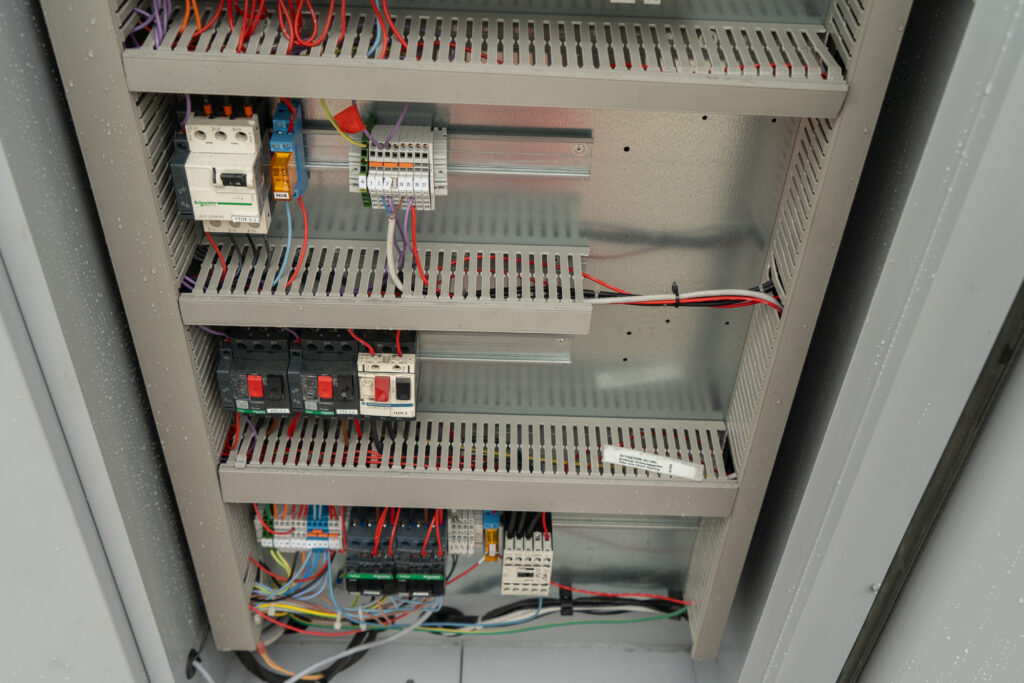 Kaltwassersatz/Wärmepumpe SYSTEMAIR AQR290-H050.PROTO 46/54kW