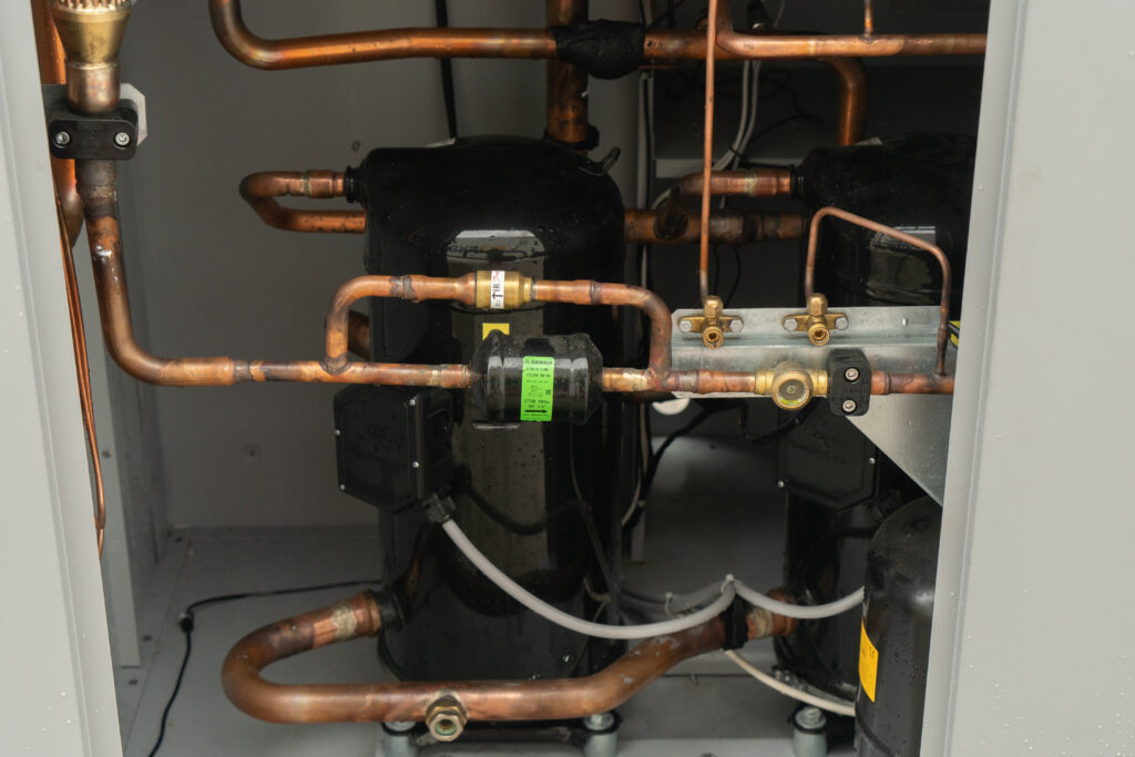 Kaltwassersatz/Wärmepumpe SYSTEMAIR AQR290-H050.PROTO 46/54kW
