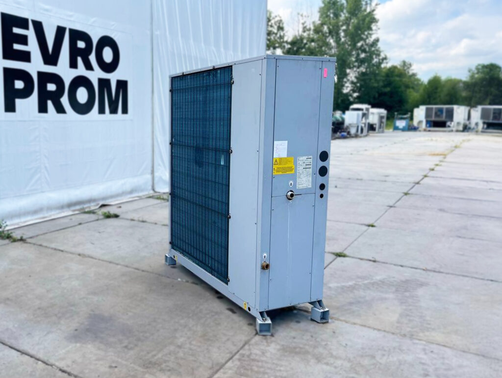 Чіллер/Тепловий насос SYSTEMAIR SYSCROLL 30 28/26 кВт