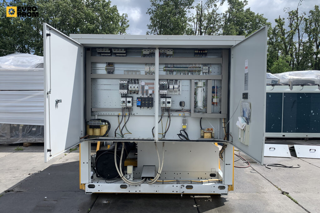 AIRCOOLED CHILLER CLIMAVENETA FOCS SL BT 1702 300 KW