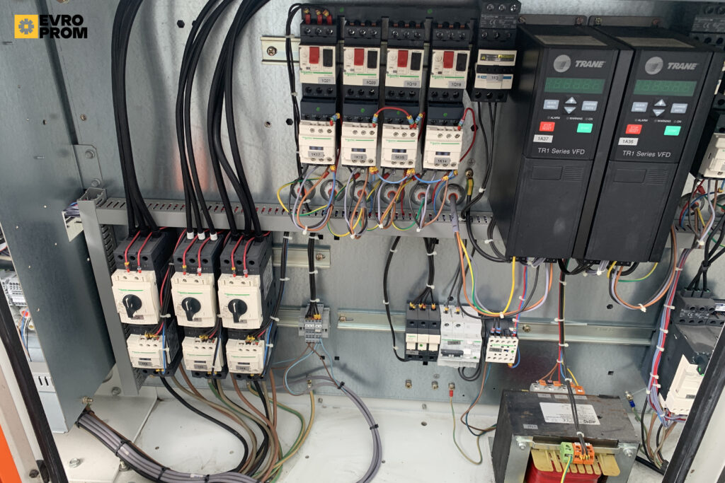 ЧИЛЛЕР TRANE CGAM140 380.9 кВт