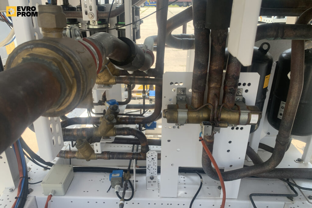 KALTWASSERSATZ/WÄRMEPUMPE AERMEC NPG1200A4 349.6 KW/363.1 KW