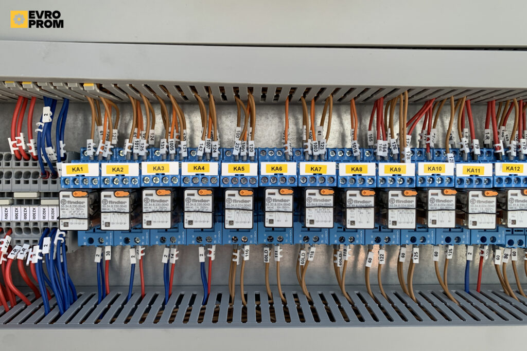 KALTWASSERSATZ/WÄRMEPUMPE AERMEC NPG1200A4 349.6 KW/363.1 KW